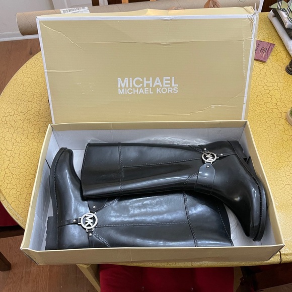 Michael Kors Fulton Harness Medallion Rain Boots - Picture 6 of 7